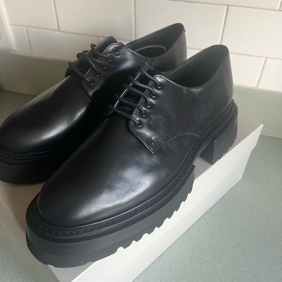 COS Black Leather Women's Oxfords lug sole shoe sz 9.5 NIB